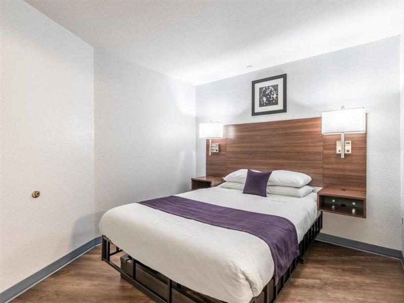 Americas Best Value Inn Серсі Екстер'єр фото