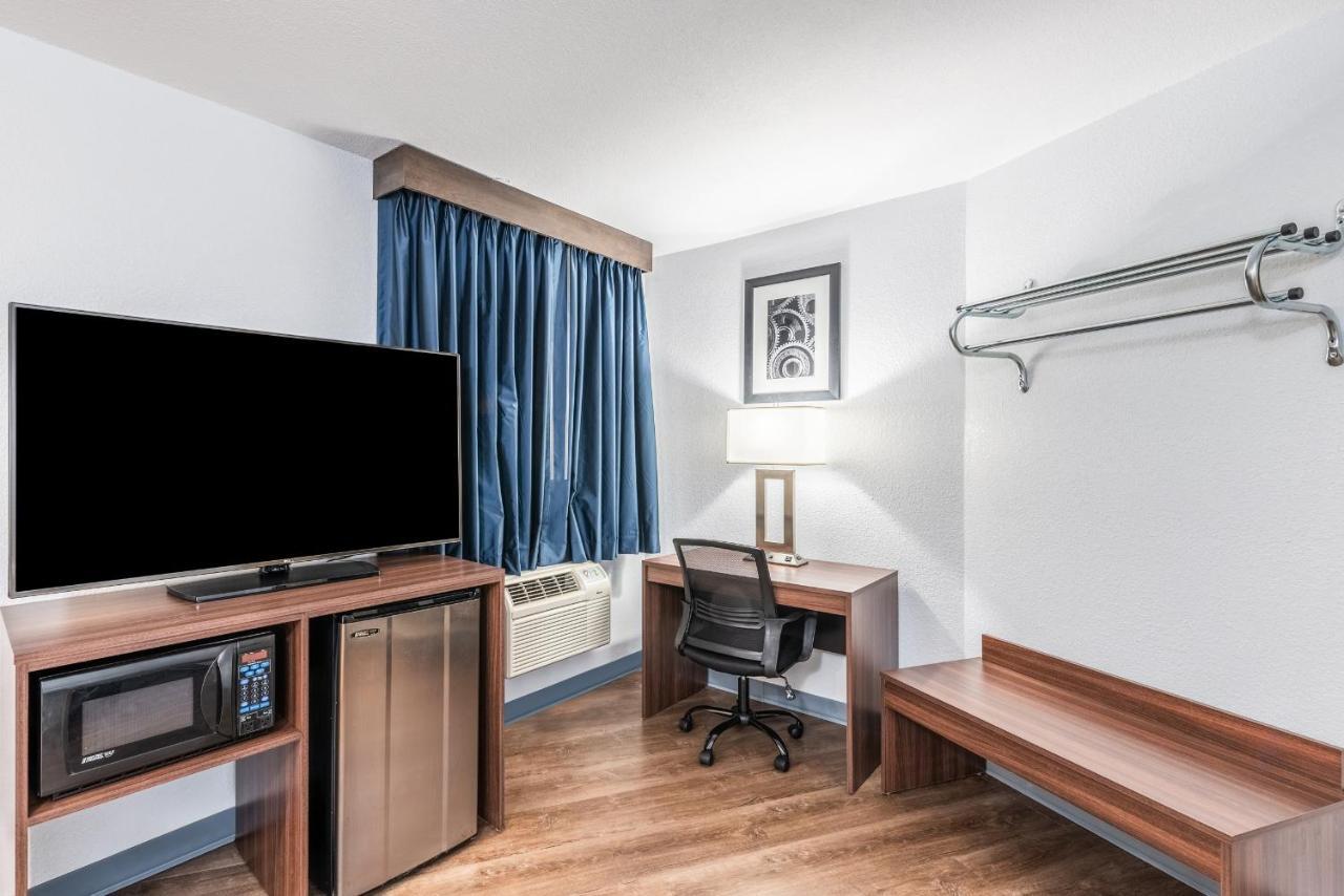 Americas Best Value Inn Серсі Екстер'єр фото