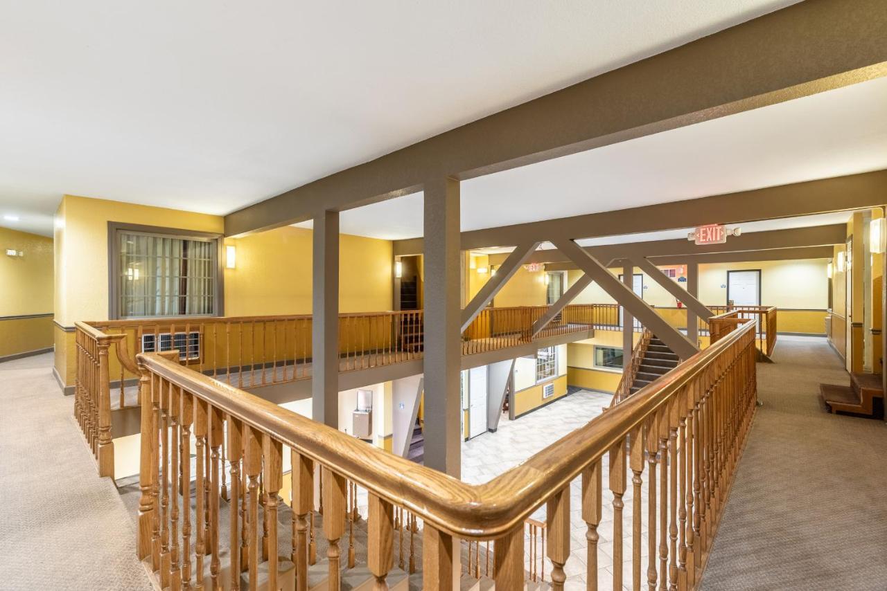Americas Best Value Inn Серсі Екстер'єр фото